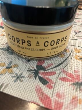 Corps à Corps Body Cream - Yellow Jar with Black Lid